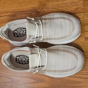 Hey dude womens size 11